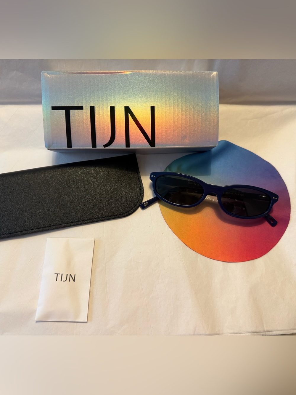 Women's Dark Blue Oval Sunglasses